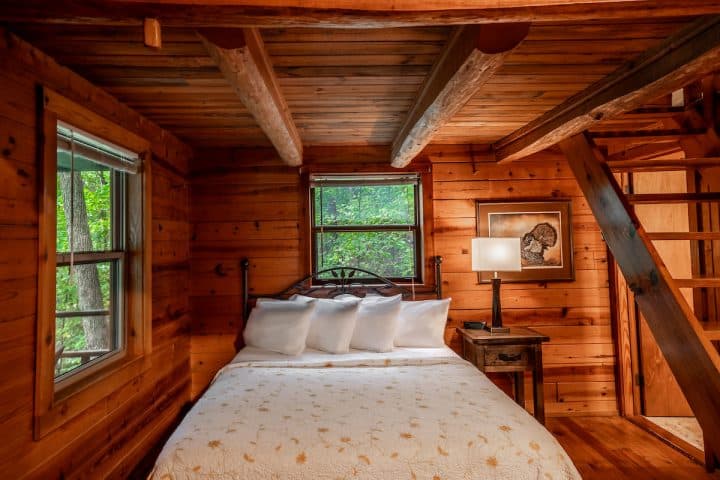 Main bed in the Crossbow Cabin