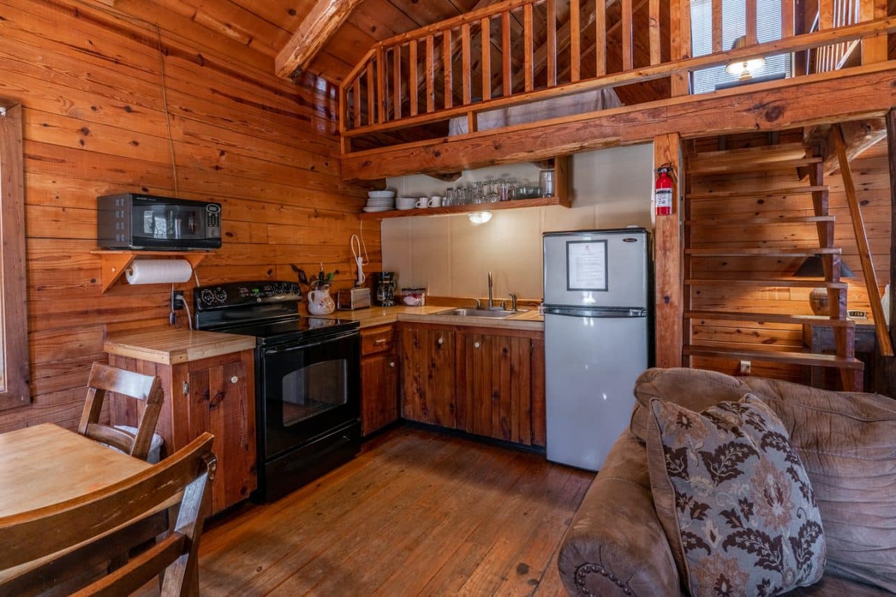 A Buffalo River breakfast never tasted better than when prepared in the fully-furnished kitchen of Cabin 4!